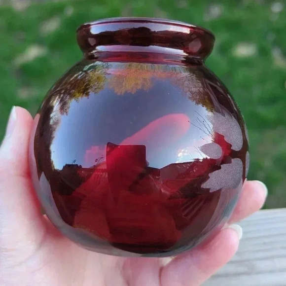 Ruby Red round  vase - Picture 7 of 7